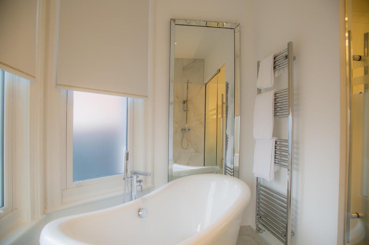 Winckley Stays Preston  Exterior foto A modern bathroom
